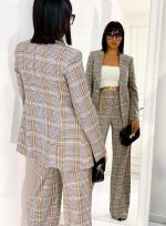 Meghan Plaid odelo
