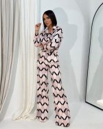 Ingrid Fantasy trendi zvonaste pantalone i Diane Fantasy satenska košulja