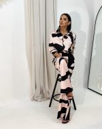 Ingrid Illusion trendi zvonaste pantalone i Diane Illusion satenska košulja