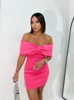Mini elegantna pink haljina otkrivenih tamena sa mašnom od čvrste skube