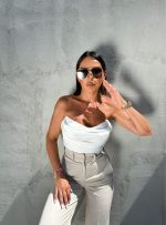 Beli satenski naborani crop top korset sa srcastim izrezom