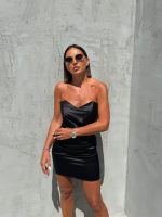 Elegantna mini crna satenska korset haljina sa naboranim materijalom oko struka i srce dekolteom