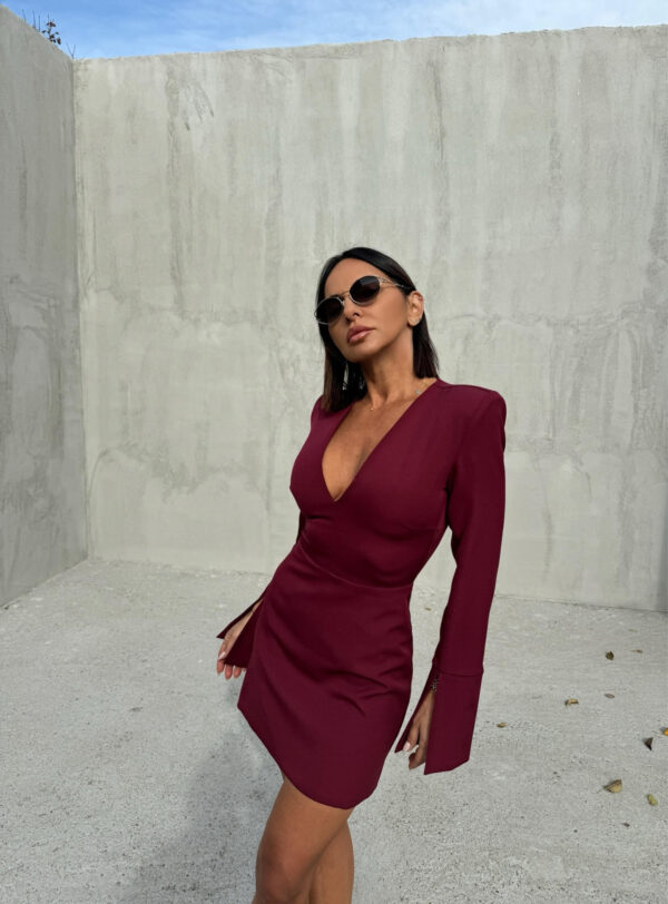Susie Burgundy mini haljina Mini elegantna haljina dugih rasečenih rukava i V dekoltea bordo boje