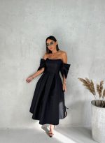 Midi elegantna crna svetlucava korset haljina A kroja sa spuštenim rukavima koji ležerno padaju
