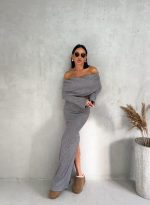 Sivi dvodelni rebrasti trikotažni komplet – duga suknja sa šlicem i i crop top bluza spuštenih ramena