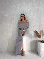 Sivi dvodelni rebrasti trikotažni komplet – duga suknja sa šlicem i i crop top bluza spuštenih ramena