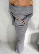 Sivi dvodelni rebrasti trikotažni komplet – duga suknja sa šlicem i i crop top bluza spuštenih ramena