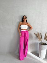 Pink prugaste oversize pantalone duplog pojasa visokog struka