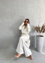 Trendi komplet košulje i pantalona od pamuka sa elastinom boje slonove kosti