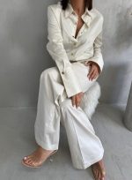 Trendi komplet košulje i pantalona od pamuka sa elastinom boje slonove kosti