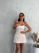 Mini roze elegantna korset haljina od brokata sa vezenim detaljima