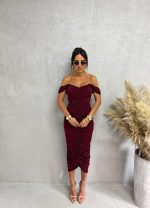 Midi bordo elegantna haljina naboranog materijala sa srce dekolteom i debljim ležernim bretelama