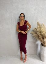 Midi bordo elegantna haljina naboranog materijala sa srce dekolteom i debljim ležernim bretelama