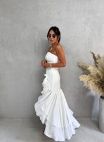 Bela korset haljina sa dubokim šlicem i faltama u flamenko stilu