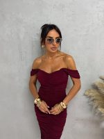 Midi bordo elegantna haljina naboranog materijala sa srce dekolteom i debljim ležernim bretelama