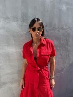 Midi crvena pamučna boho haljina na kopčanje sa kratkim rukavima i vezenim detaljima sa pojasom