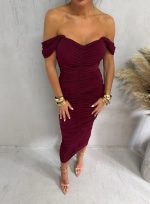 Midi bordo elegantna haljina naboranog materijala sa srce dekolteom i debljim ležernim bretelama