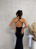 Duga uska crna elegantna haljina otvorenih leđa sa tankim bretelama