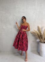 Midi bordo elegantna korset haljina A kroja ispod kolena od čvrstog cvetnog brokata