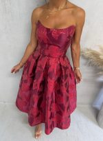 Midi bordo elegantna korset haljina A kroja ispod kolena od čvrstog cvetnog brokata
