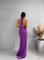 Duga lila elegantna satenska haljina otvorenih leđa sa rolka kragnom