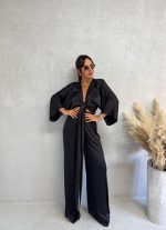 Satenski crni boho komplet lepršavih pantalona i kimono bluze na vezivanje