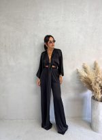 Satenski crni boho komplet lepršavih pantalona i kimono bluze na vezivanje