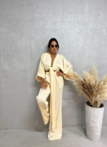 Satenski boho komplet od lepršavih pantalona i kimono bluze trendi puter žute boje