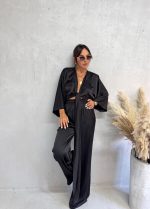 Satenski crni boho komplet lepršavih pantalona i kimono bluze na vezivanje