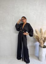 Satenski crni boho komplet lepršavih pantalona i kimono bluze na vezivanje