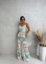 Šareni dezenirani strukirani kombinezon sa pojasem i gornjim delom na preklop sa bretelama u boho stilu