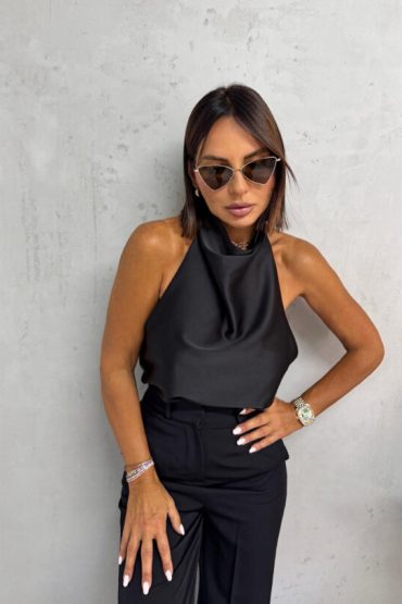 Elegantna crna satenska bluza