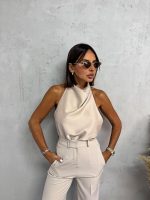 Elegantna bež satenska bluza