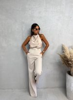 Elegantna bež satenska bluza