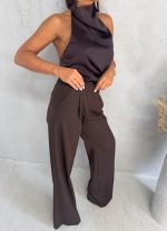 Čokoladno braon trendi zvonaste pantalone plićeg struka sa kosim džepovima