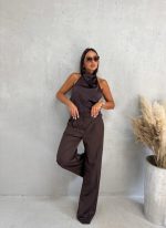 Čokoladno braon trendi zvonaste pantalone plićeg struka sa kosim džepovima