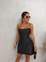 Mala crna elegantna korset haljina od brokata sa vezenim detaljima