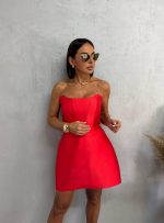Mini elegantna korset haljina od brokat sjajnog satena koralno crvene boje