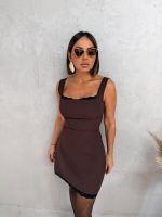 Mini braon elegantna haljina četvrtastog dekoltea sa ivicama ukrašenim čipkom