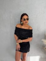 Mini crna elegantna svetlucava haljina disko dezena sa dva nčina nošenja gornjeg dela