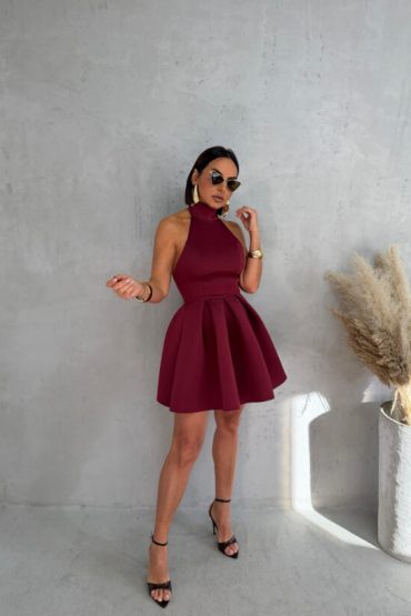 Mini bordo elegantna haljina A kroja od čvrste skube sa rolka kragnom i otvorenim leđima