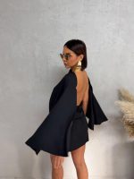 Mini crna elegantna haljina sa pončo ogrtačem i otvorenim leđima