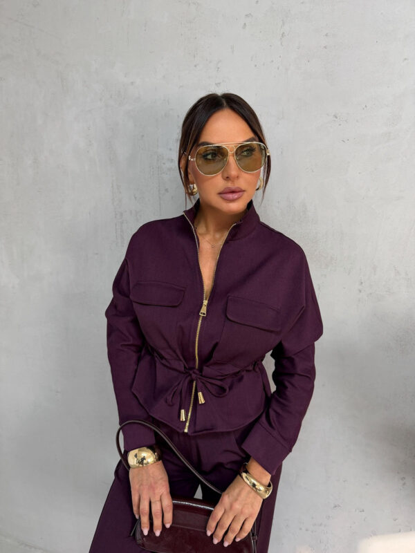 Colette Eggplant trendi komplet Tamno ljubičasti komplet jaknice i cigaret pantalona od tanjeg štofa